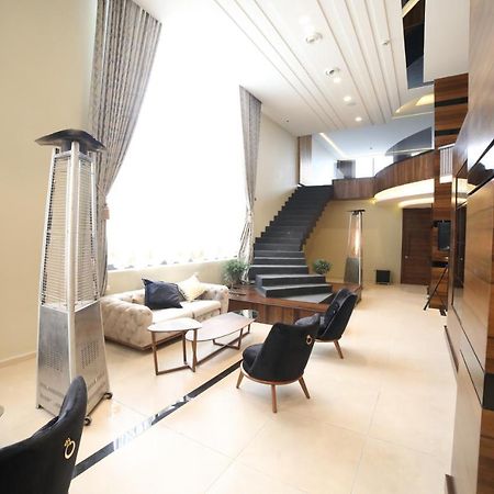 فندق صحارى الخليج Sahara Gulf Hotel Apartments อัมมาน ภายนอก รูปภาพ