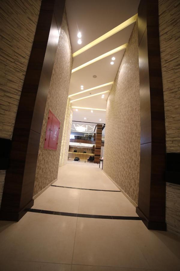 فندق صحارى الخليج Sahara Gulf Hotel Apartments อัมมาน ภายนอก รูปภาพ