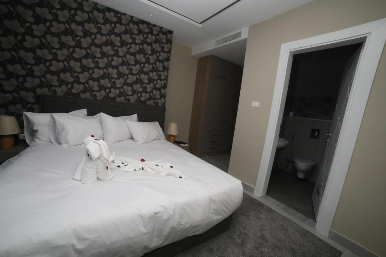 فندق صحارى الخليج Sahara Gulf Hotel Apartments อัมมาน ภายนอก รูปภาพ