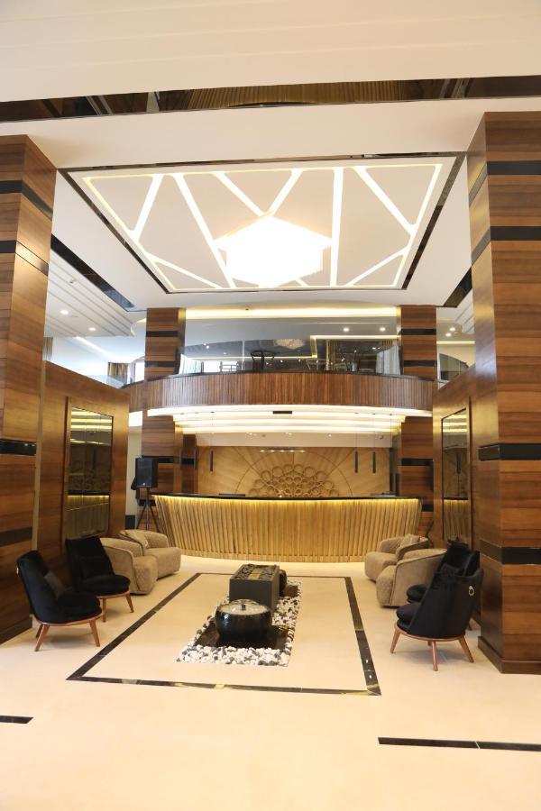 فندق صحارى الخليج Sahara Gulf Hotel Apartments อัมมาน ภายนอก รูปภาพ