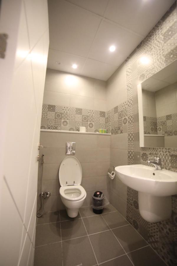 فندق صحارى الخليج Sahara Gulf Hotel Apartments อัมมาน ภายนอก รูปภาพ