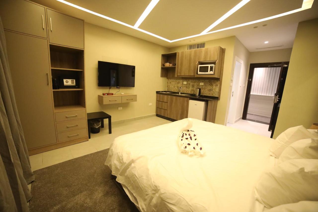فندق صحارى الخليج Sahara Gulf Hotel Apartments อัมมาน ภายนอก รูปภาพ